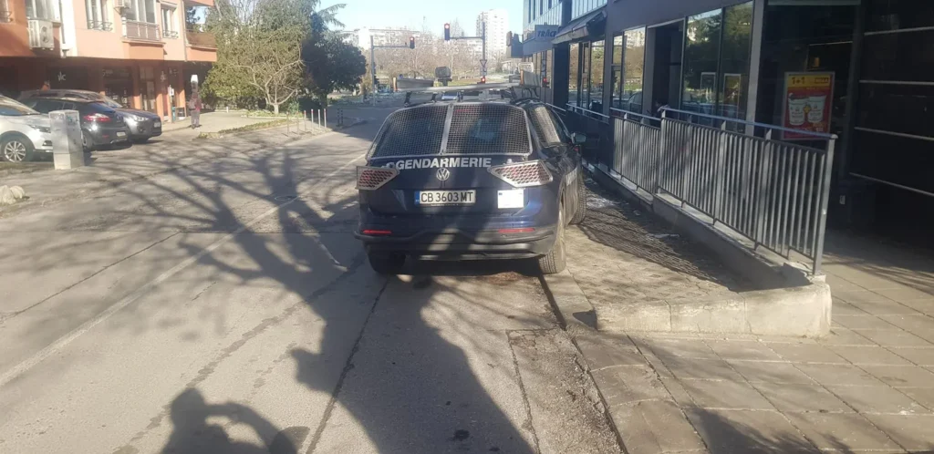 nagli policai burgas
