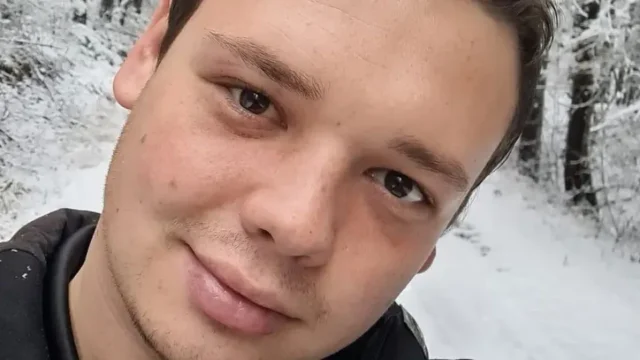 Ето момчето, заради което семейството се самоуби Ето момчето, заради което семейството се самоуби