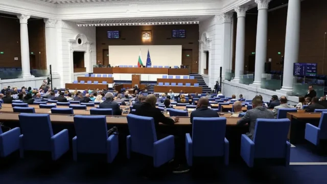 Парламентът обсъжда състоянието на отбраната и въоръжените сили