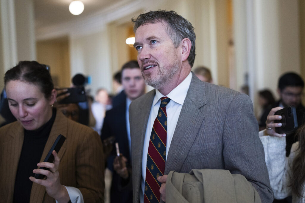 ‘full panic mode’: house republican says his party’s leaders threatened supporters of epstein files bill