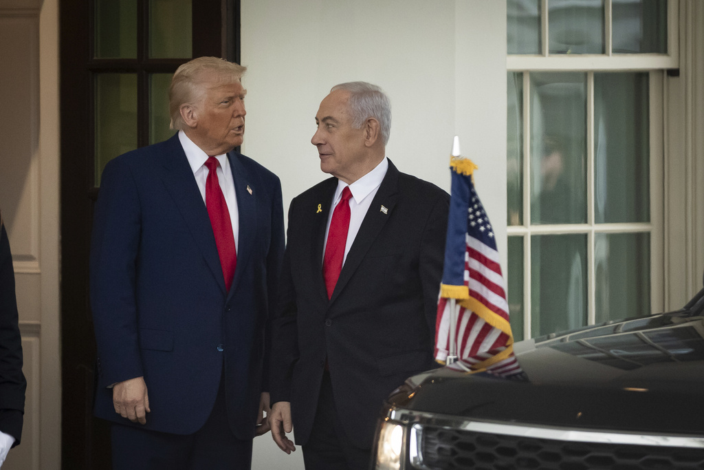 JUST IN: Netanyahu Called Qatar’s Leader From the White House and Apologized for Doha Bombing, Report just in netanyahu called qatars leader from the white house and apologized for doha bombing report President Trump expressed anger and frustration after Israel struck Hamas-linked targets in Doha last month amid ongoing peace negotiations with the terror group.
The post JUST IN: Netanyahu Called Qatar’s Leader From the White House and Apologized for Doha Bombing, Report first appeared on Mediaite. BNews