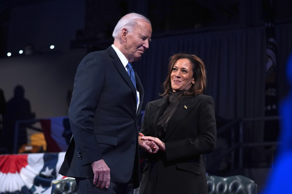 Kamala Harris Slams Biden’s ‘Inadequate’ Response On Gaza: I ‘Pleaded With Joe’ kamala harris slams bidens inadequate response on gaza i pleaded with joe Kamala Harris criticized former President Joe Biden's "inadequate" response to "the suffering of innocent Gazan civilians" in her new book.
The post Kamala Harris Slams Biden’s ‘Inadequate’ Response On Gaza: I ‘Pleaded With Joe’ first appeared on Mediaite. BNews