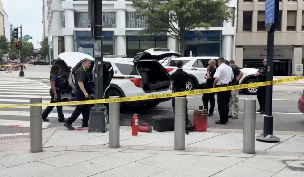 Secret service suv catches fire near the white house