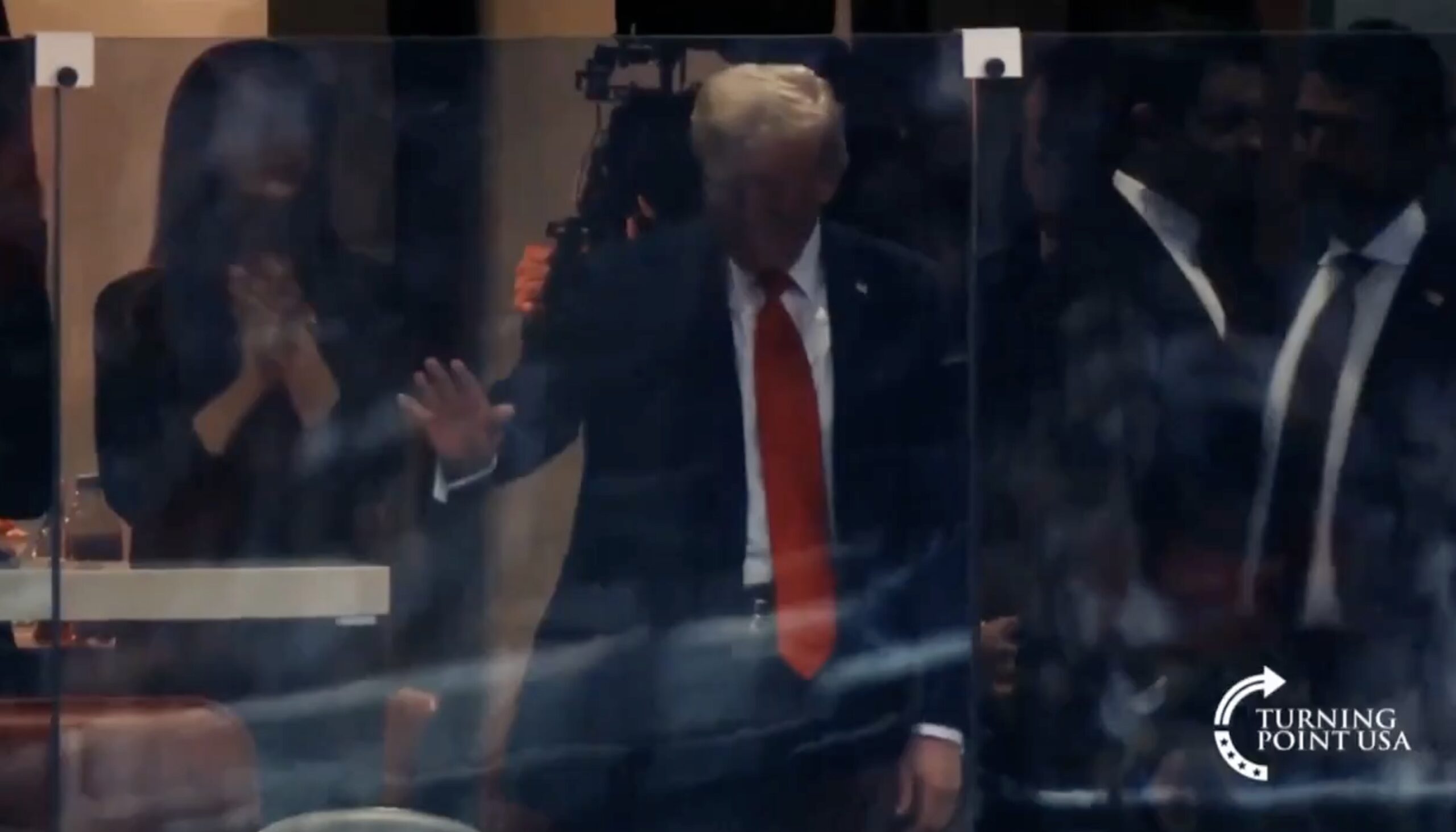 Watch: trump greeted with raucous cheers and ‘usa! ’ chants at charlie kirk memorial service - bnews Watch: trump greeted with raucous cheers and ‘usa! ’ chants at charlie kirk memorial service watch trump greeted with raucous cheers and usa chants at charlie kirk memorial service president donald trump was met with a loud ovation and chants of "usa! " when he was shown inside his box at the charlie kirk memorial service on sunday
the post watch: trump greeted with raucous cheers and ‘usa! ’ chants at charlie kirk memorial service first appeared on mediaite. Bnews