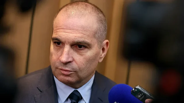 Гроздан Караджов попиля корумпетата и "Промяната". Едно звено за контрол на пътя