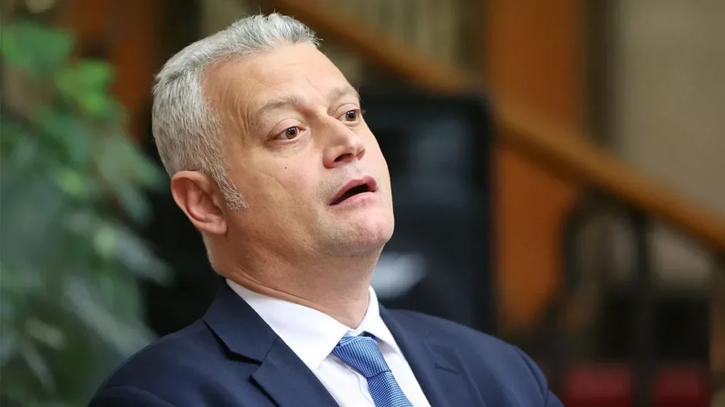 Изловиха ги! „Удобен“ съдия ще гледа делото срещу Петков и Божанов