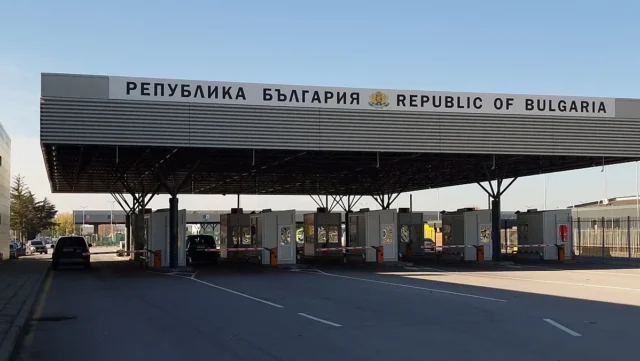 Интензивен трафик на два гранични пункта тази сутрин