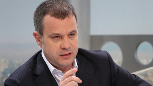 Кошлуков отряза жалейката на Румен Радев!