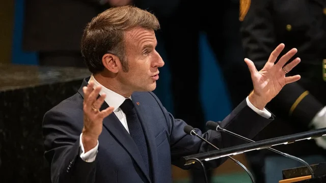 Макрон постави ултиматум на подаващия оставка премиер