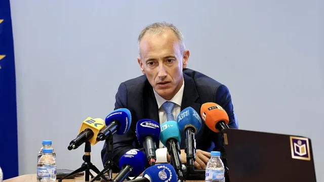 Министър Вълчев обяви ще има ли нов предмет в учебната програма