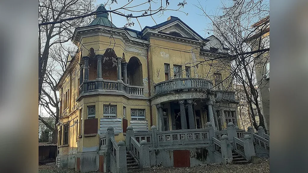 Разгеле! Спасяват "Къщата с ягодите" в София