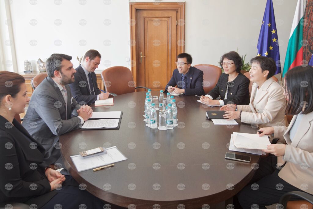 Foreign Minister Georgiev Confers with Chinese Ambassador Dai Qingli