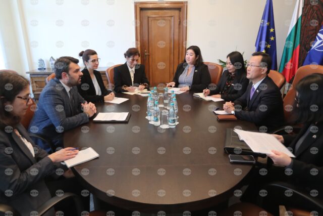 Foreign Minister Meets Korean Ambassador to Mark 35 Years of Diplomatic Relations Foreign Minister Meets Korean Ambassador to Mark 35 Years of Diplomatic Relations
