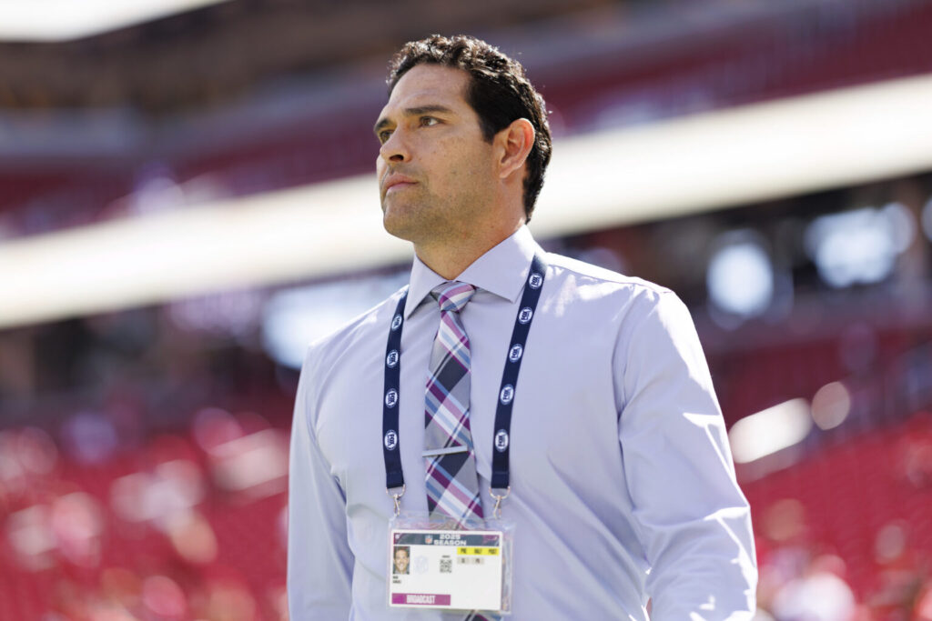 Fox announcer and ex-nfl quarterback reportedly stabbed and hospitalized in indianapolis