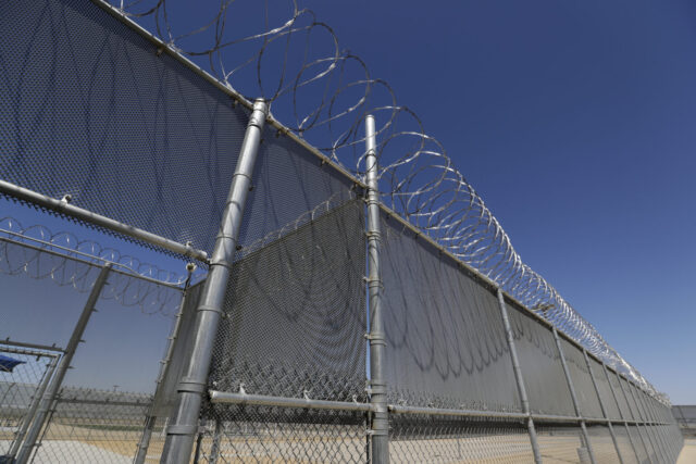 ICE Uses Shutdown as Excuse to Block Congressional Democrats from Visiting Detention Facilities ICE Uses Shutdown as Excuse to Block Congressional Democrats from Visiting Detention Facilities