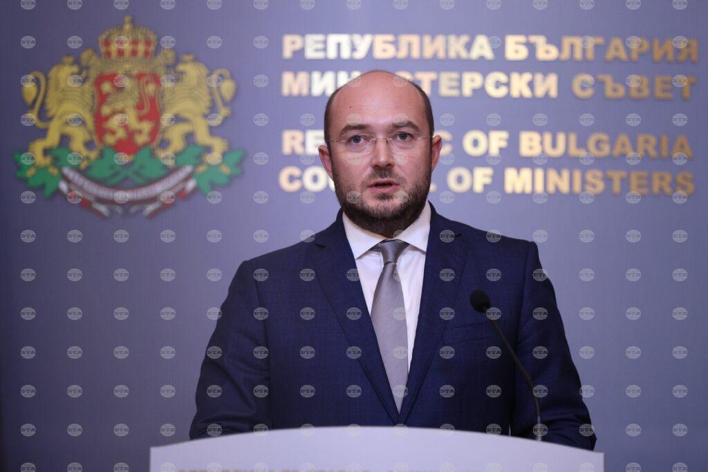 Justice minister: burgas oil refinery, lukoil subsidiaries in bulgaria fall under us sanctions | trump s strikes 2026 world news from bulgaria - balgarianovinite. Com Justice minister: burgas oil refinery, lukoil subsidiaries in bulgaria fall under us sanctions