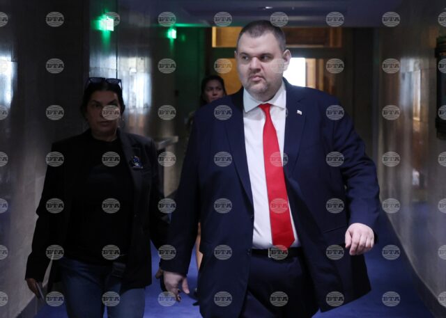 MRF-New Beginning Leader Peevski Confirms Full Support for Government at Talks with PM MRF-New Beginning Leader Peevski Confirms Full Support for Government at Talks with PM
