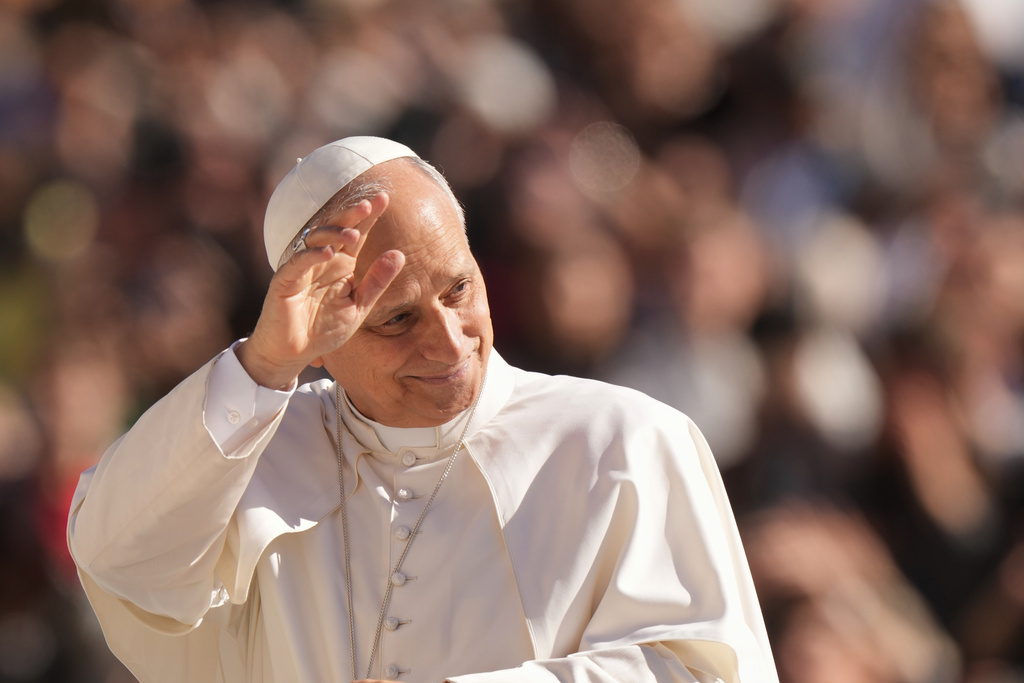 never sell out pope leo praises the press and urges it to fight back against ancient art of lying 2025 The News from Bulgaria Pope Leo XIV has offered rare praise to the media industry, urging journalists around the world to stand against the 'ancient art of lying" and those who "create divisions."
The post ‘Never Sell Out!’ Pope Leo Praises the Press and Urges It to Fight Back Against ‘Ancient Art of Lying’ first appeared on Mediaite. ‘Never Sell Out!’ Pope Leo Praises the Press and Urges It to Fight Back Against ‘Ancient Art of Lying’ Investigative Journalism and Investigative Reporting News Agency Burgas Bulgaria
