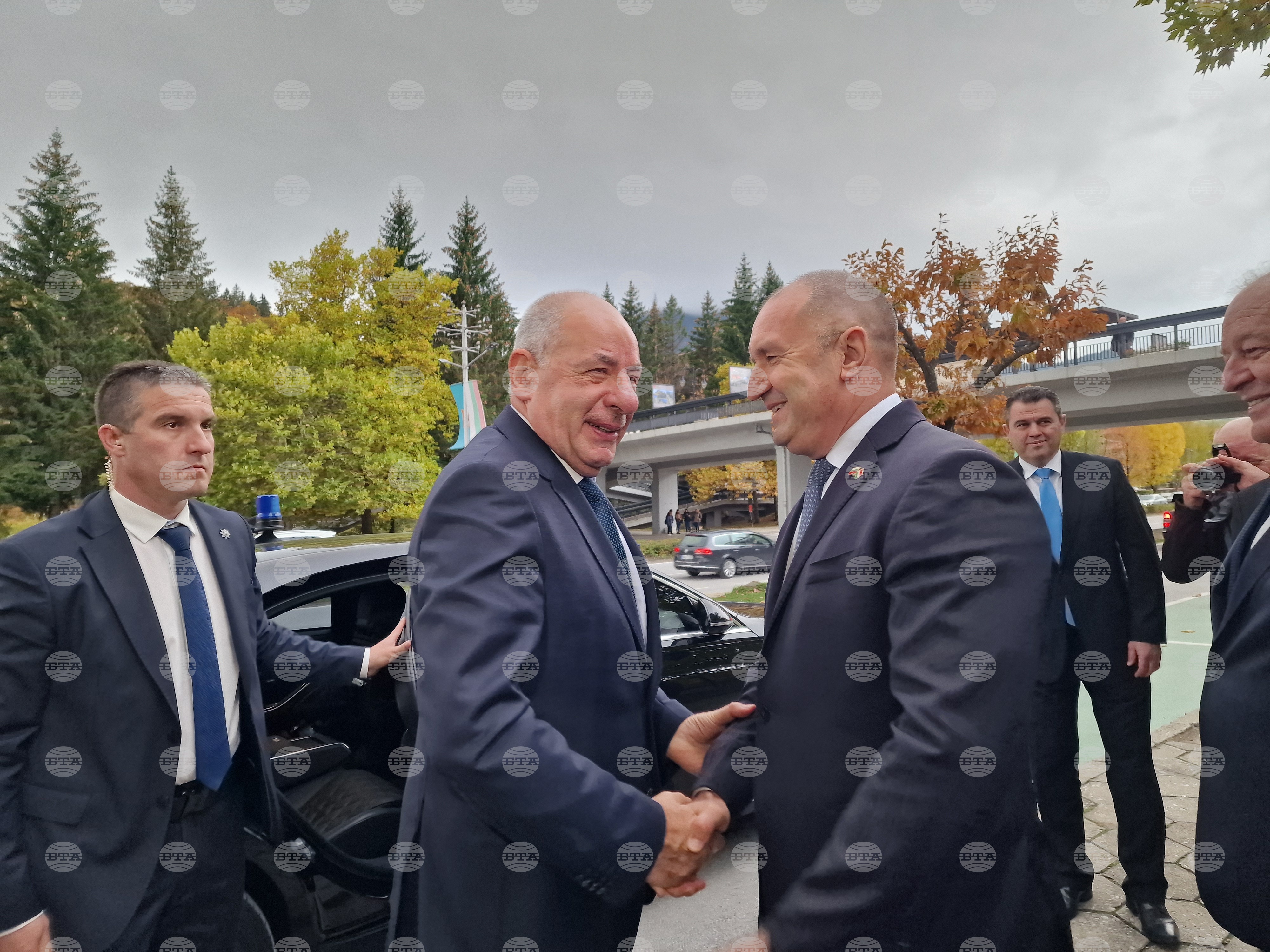 President radev and hungary's president sulyok mark bulgarian-hungarian friendship day in smolyan | 2025 the news from bulgaria - balgarianovinite. Com President radev and hungarys president sulyok mark bulgarian hungarian friendship day in smolyan 2025 the news from bulgaria president rumen radev welcomed hungarian president tamas sulyok to smolyan on sunday to mark bulgarian-hungarian... President radev and hungary's president sulyok mark bulgarian-hungarian friendship day in smolyan 2025-10-19 16:18:00 president radev and hungary's president sulyok mark bulgarian-hungarian friendship day in smolyan investigative journalism and investigative reporting news agency burgas bulgaria
