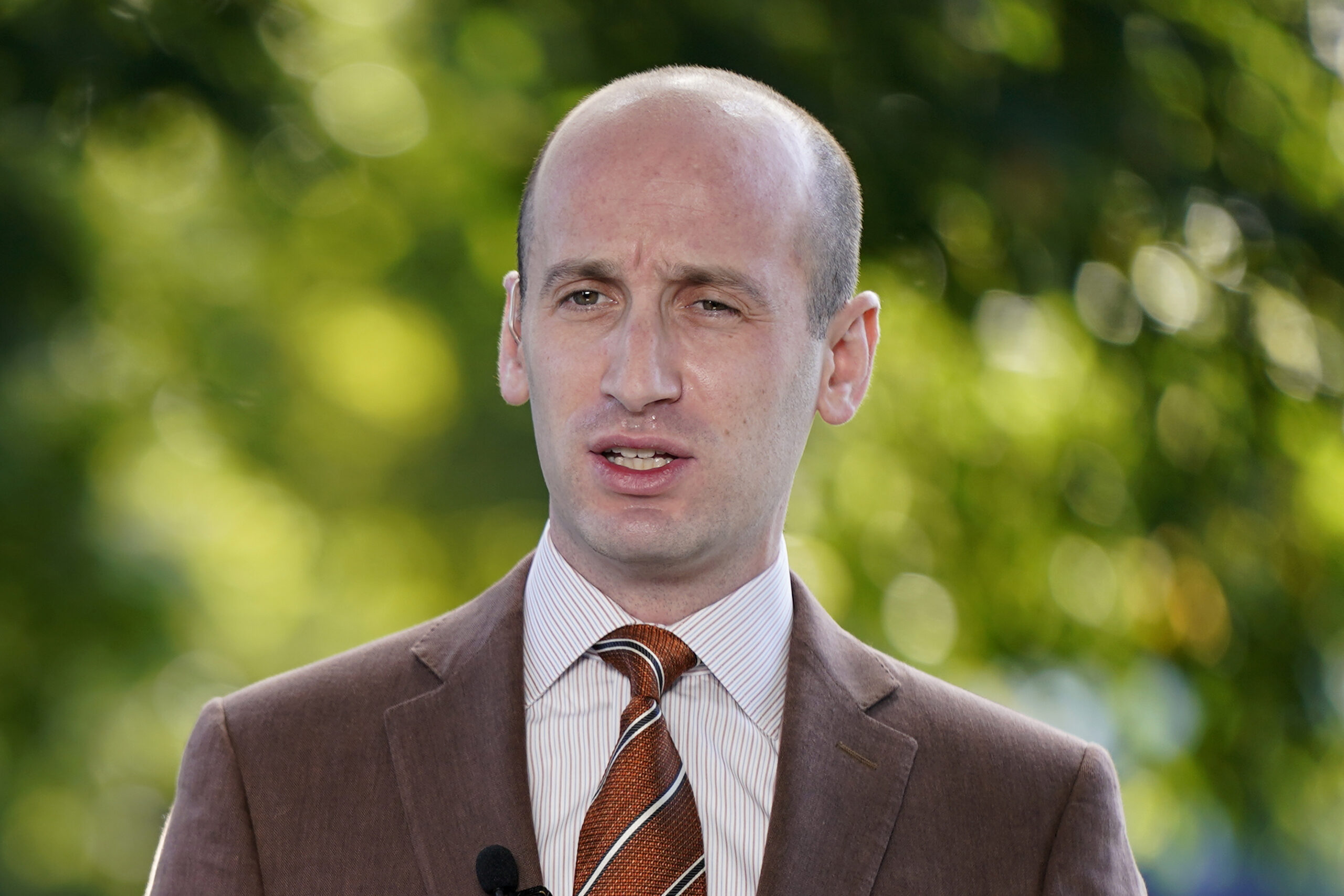 Stephen miller aide reportedly caught texting about military deployments while ‘in a crowded, public space’ - bnews Stephen miller