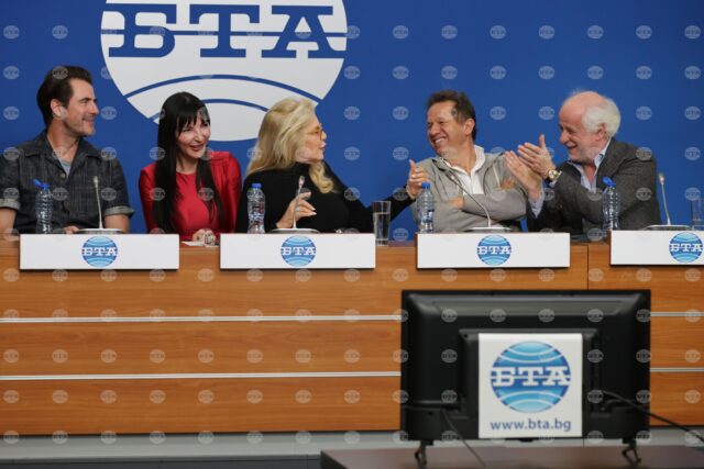 Sylvie Vartan and Tony Servillo Sing Together at BTA Sylvie Vartan and Tony Servillo Sing Together at BTA