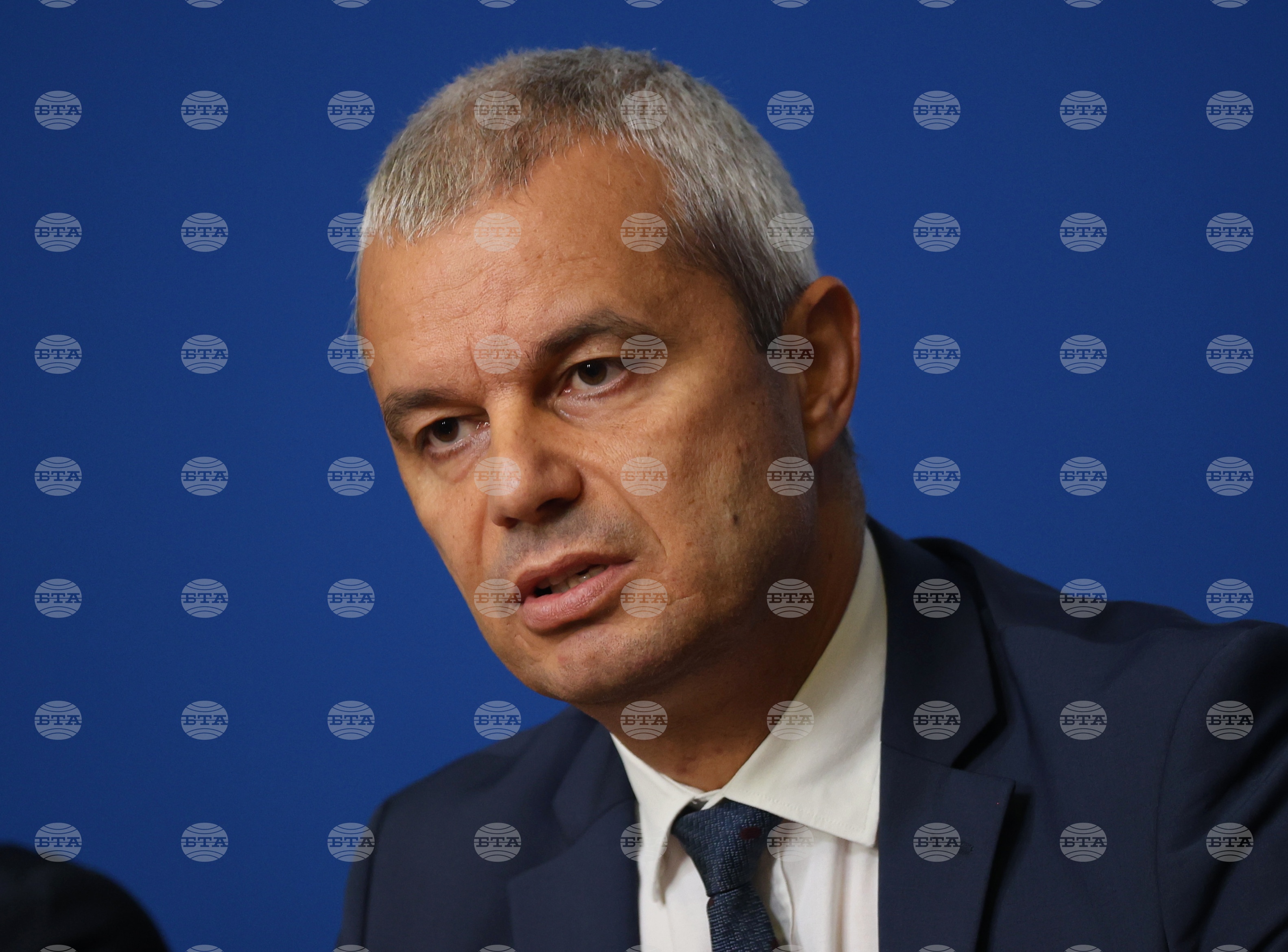 Vazrazhdane leader peevski has just sent borissov into retirement 2025 the news from bulgaria the leader of the opposition vazrazhdane party, kostadin kostadinov, commented friday that mrf - new beginning... Vazrazhdane leader: "peevski has just sent borissov into retirement" 2025-10-17 16:16:35 vazrazhdane leader: "peevski has just sent borissov into retirement" investigative journalism and investigative reporting news agency burgas bulgaria