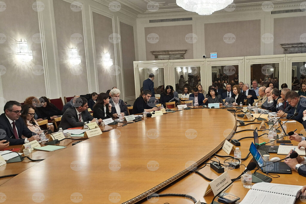 Budget committee approves at first reading 2026 state budget bill 2025