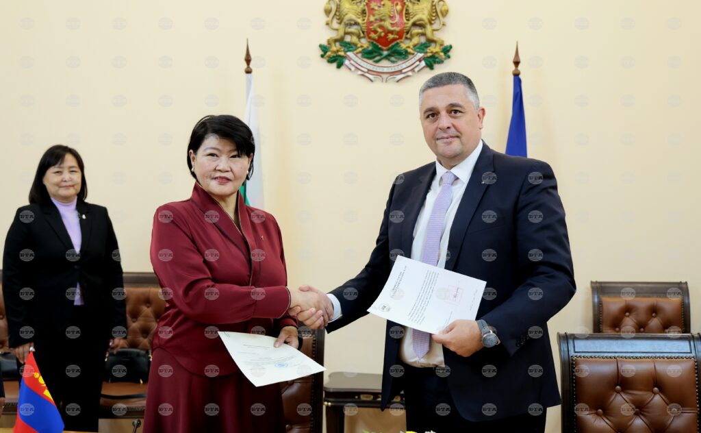 Bulgaria and mongolia sign agreements on road and air transport 2025 | six people injured 2026 world news from bulgaria - balgarianovinite. Com Bulgaria and mongolia sign agreements on road and air transport 2025