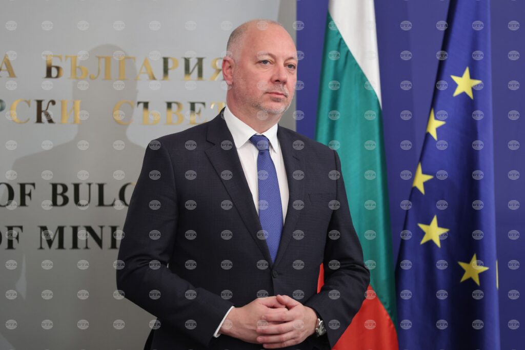 Bulgaria commends and supports us poresident's efforts to achieve peace in ukraine, pm says 2025 | six people injured 2026 world news from bulgaria - balgarianovinite. Com Bulgaria commends and supports us poresident's efforts to achieve peace in ukraine, pm says 2025