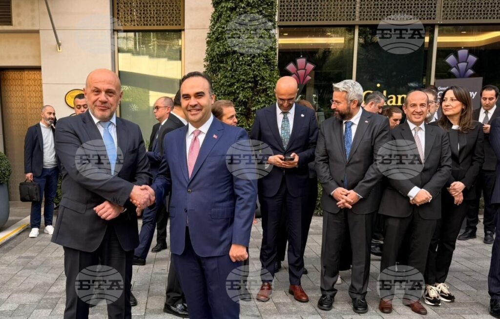Bulgarian innovation minister meets with turkish counterpart in istanbul 2025 | six people injured 2026 world news from bulgaria - balgarianovinite. Com Bulgarian innovation minister meets with turkish counterpart in istanbul 2025