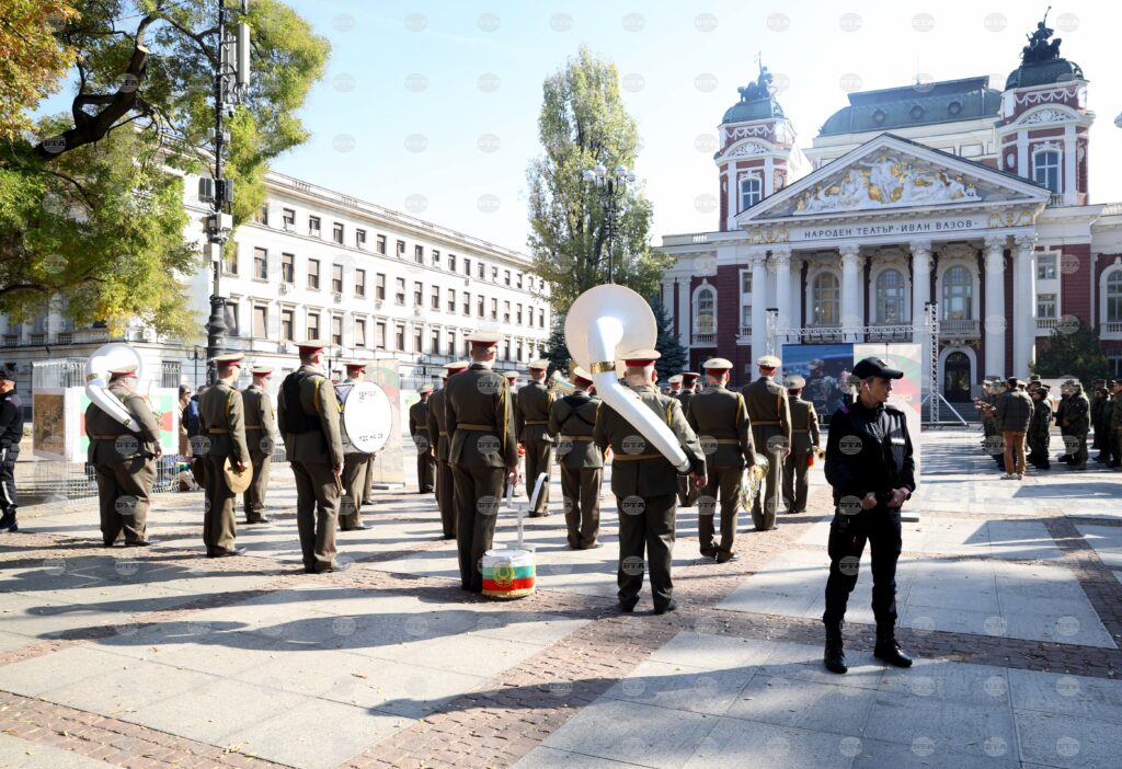 Bulgarian land forces celebrate 147 years since founding 2025 | six people injured 2026 world news from bulgaria - balgarianovinite. Com Bulgarian land forces celebrate 147 years since founding 2025