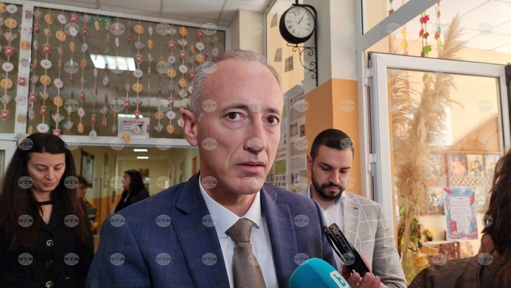 Bulgarian schools to ban mobile phones as of january 2026 | zohran mamdani 2026 world news from bulgaria - balgarianovinite. Com Bulgarian schools to ban mobile phones as of january 2026
