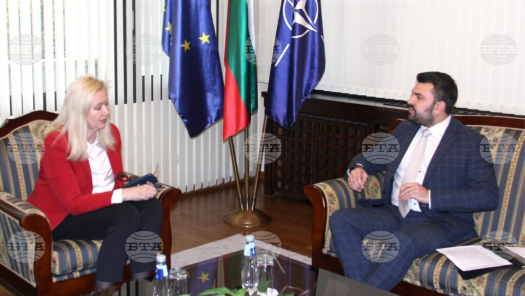 Bulgaria’s foreign minister confers with norway’s ambassador to bulgaria 2025