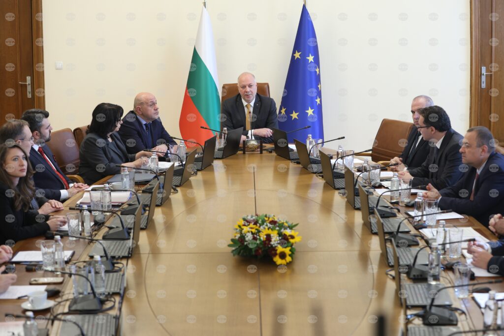 Cabinet approves government debt management strategy for 2026-2028 2025 | touch eric trump 2026 world news from bulgaria - balgarianovinite. Com Cabinet approves government debt management strategy for 2026-2028 2025