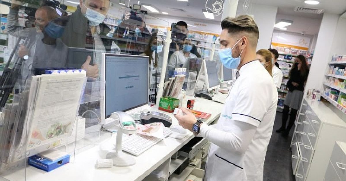 Кирил петков и партньори тормозят свой критик-журналист чрез полицията? D0b5d0bfd0b8d0b4d0b5d0bcd0b8d18f d181 d0b0d0bdd182d0b8d0b1d0b8d0bed182d0b8d186d0b8d182d0b5 d183 d0bdd0b0d181 d0bbd0b5d0bad0b0d180d0b8 2025 новините от българия кирил петков заедно с протежетата на валери симеонов от сек, участвали в "борисов 3" дружески в коалиция "продъжваме промяната" - заради тази публикация днес петър низамов е привикан в полицията в бургас с майка си - на 78 години! Кирил петков - рамо до рамо с партия - патерица на борисов и валери симеонов!??? Надолу ще цитираме текста на публикациите с разкритията на низамов за "продължаваме промяната". Кирил петков и партньори тормозят свой критик-журналист чрез полицията? Кирил петков и партньори тормозят свой критик-журналист чрез полицията? Информационна агенция за разследваща журналистика и разследващ репортаж бургас, българия