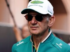 Легенда поема отбора на Астън Мартин във Формула 1 2025 Легенда поема отбора на Астън Мартин във Формула 1 2025