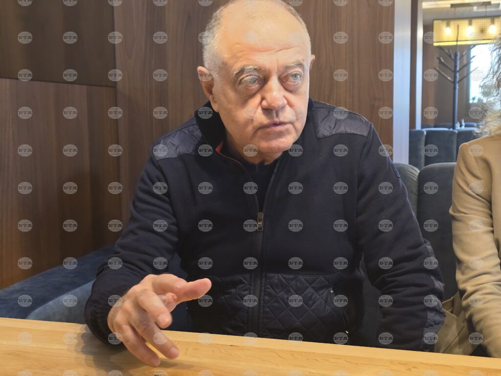 Db co-chair atanassov compares current situation with bulgaria before soviet union's collapse 2025 | six people injured 2026 world news from bulgaria - balgarianovinite. Com Db co-chair atanassov compares current situation with bulgaria before soviet union's collapse 2025