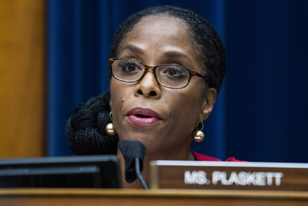 House democrat reportedly texted with jeffrey epstein during michael cohen’s congressional testimony 2025