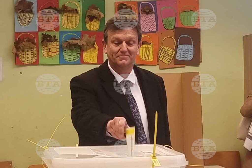 Leading candidates for president of republika srpska cast their ballots in banja luka 2025