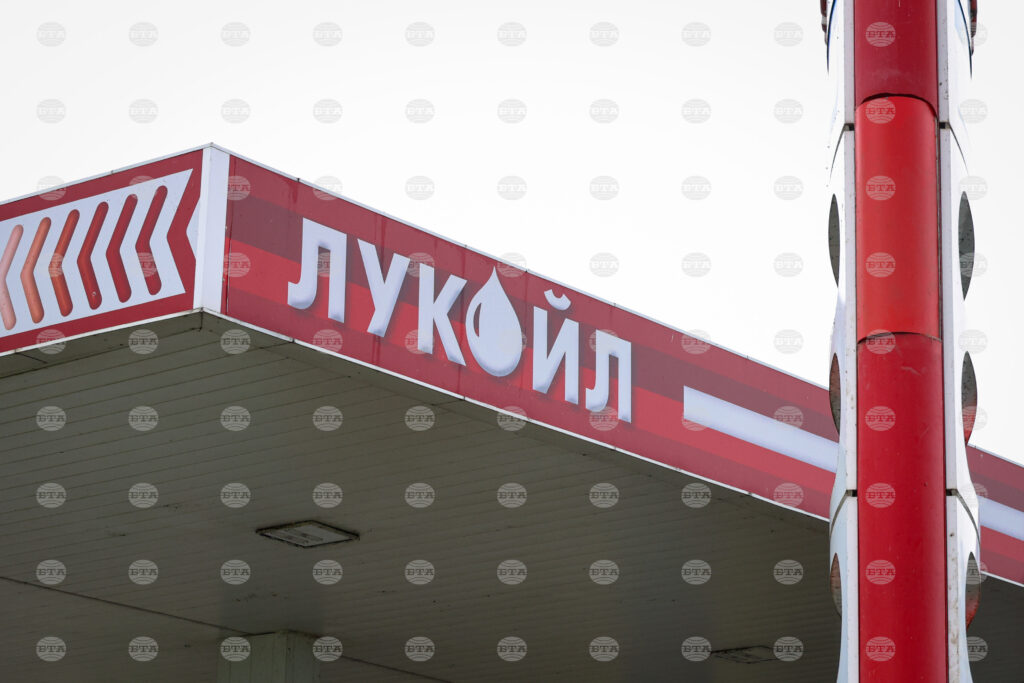Lukoil reserves right to take legal action if its interests in bulgaria are violated 2025 | six people injured 2026 world news from bulgaria - balgarianovinite. Com Lukoil reserves right to take legal action if its interests in bulgaria are violated 2025