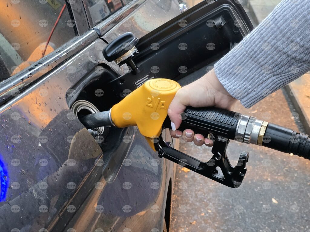 No queues yet as serbia nears fuel-supply crisis 2025
