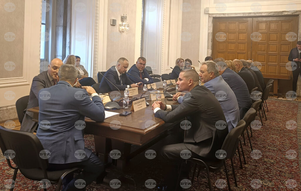 Parliamentary committee on human rights and religion approves 2026 state budget bill at first reading 2025 | six people injured 2026 world news from bulgaria - balgarianovinite. Com Parliamentary committee on human rights and religion approves 2026 state budget bill at first reading 2025