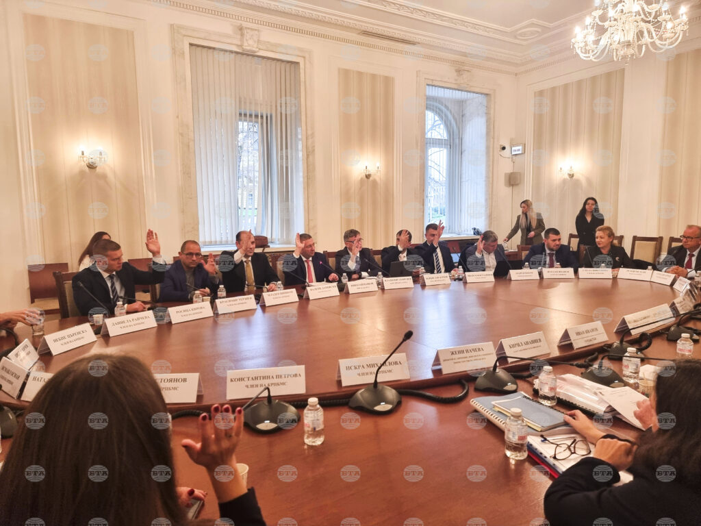 Parliamentary committee on regional policy, public works and local self-government adopts 2026 state budget bill at first reading 2025 | six people injured 2026 world news from bulgaria - balgarianovinite. Com Parliamentary committee on regional policy, public works and local self-government adopts 2026 state budget bill at first reading 2025
