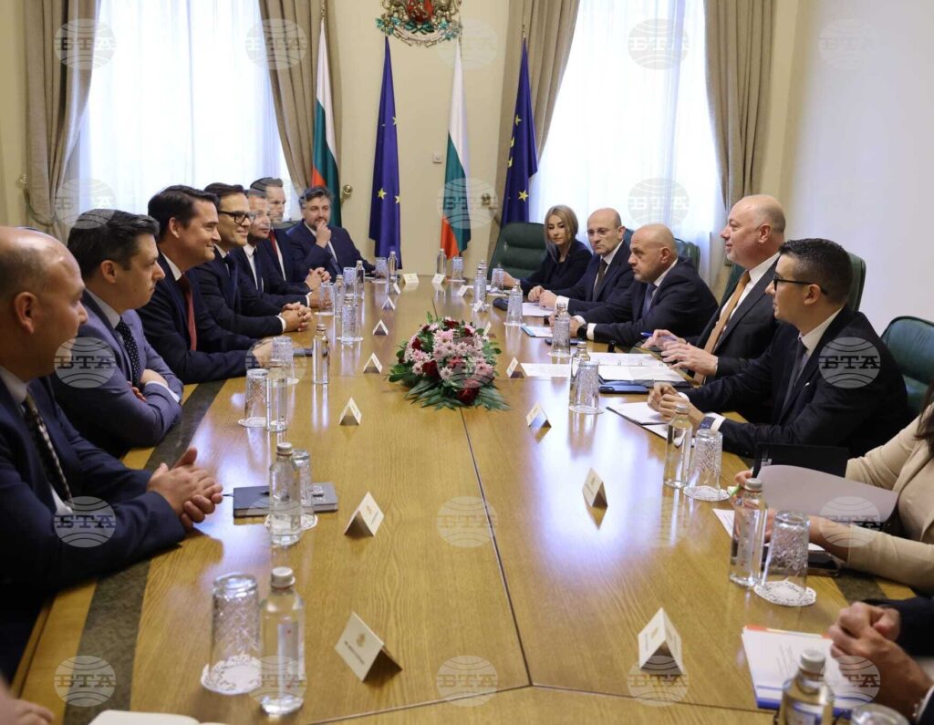 Pm discusses bulgaria-us partnership with sensata technologies chief executive officer