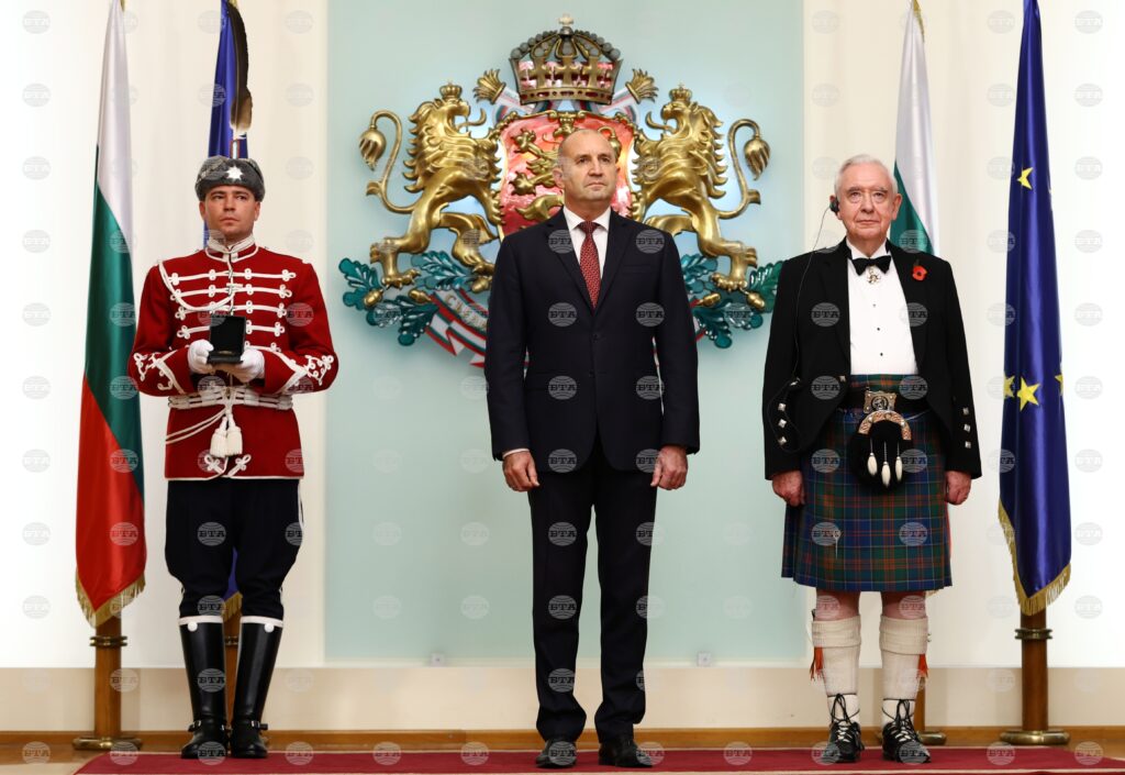 President presents former british ambassador to libya anthony layden with honorary medal