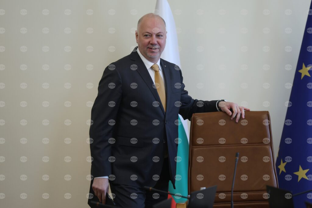 Prime minister is confident in spetsov as administrator to oversee lukoil's operations in bulgaria 2025