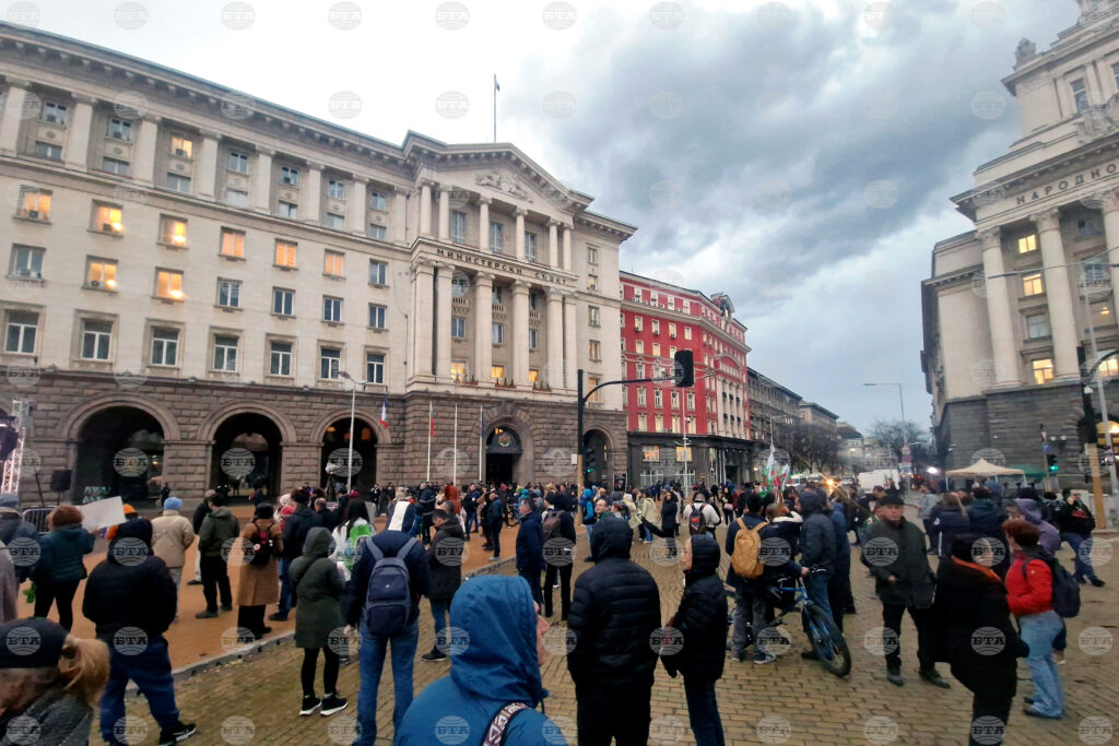 Protest against 2026 state budget bill adoption blocks traffic in central sofia 2025