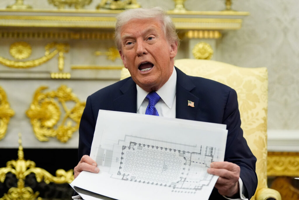 Trump reportedly arguing with ballroom architect, who warns it will dwarf the white house 2025