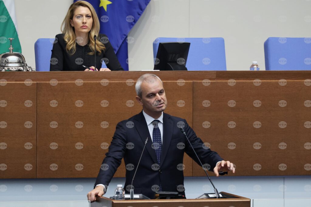 Vazrazhdane leader kostadinov calls proposed 2026 budget "catastrophic"