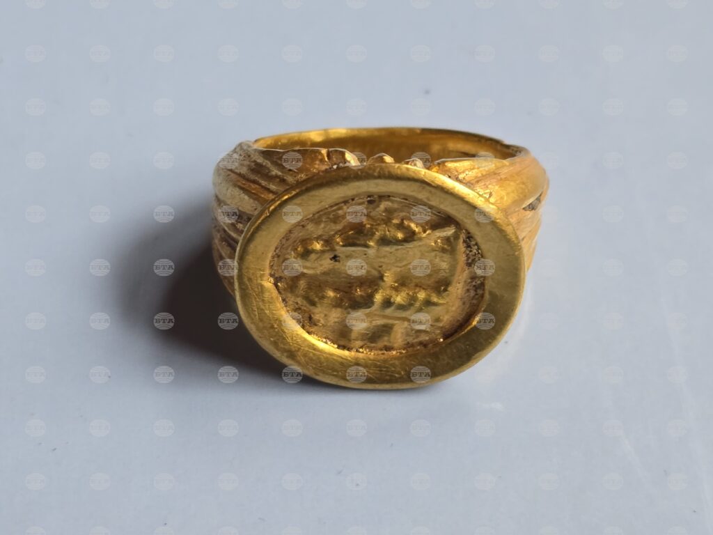 Archaeologists in vidin find gold ring from 2nd or 3rd century ad 2025